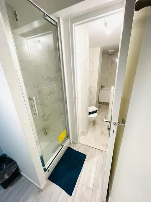 - Place Des Ternes - Parc Monceau - Moulin Rouge - 2 Pers Apartment Paris